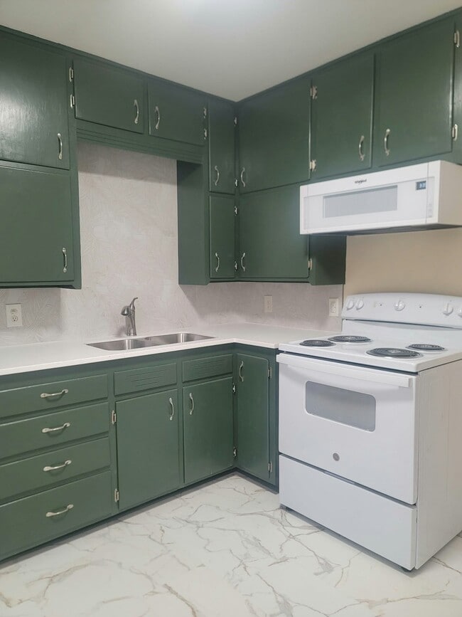 Building Photo - 5733 E Skinner St