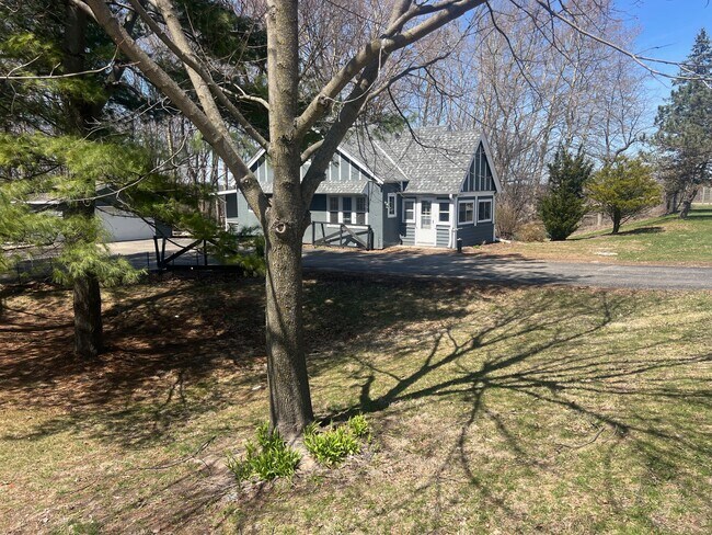 Building Photo - 4503 Lakeland Dr