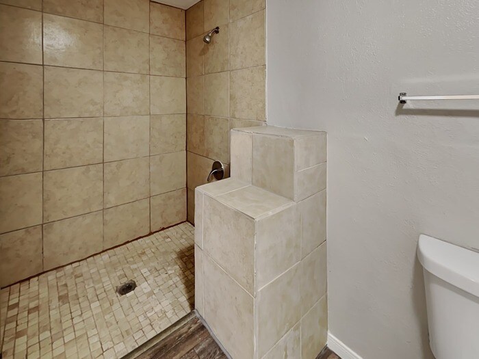 Building Photo - 14002 Edenglen Dr