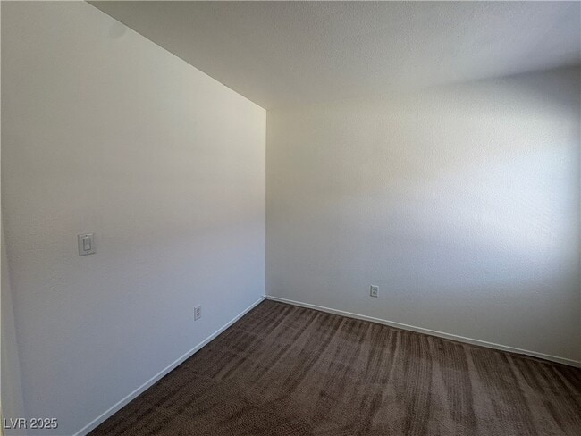 Building Photo - 10456 Coyote Cub Ave