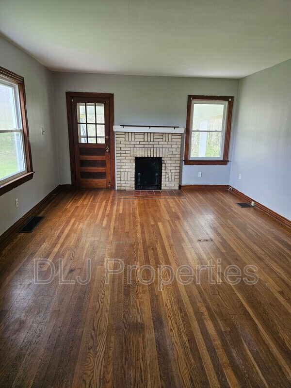 Building Photo - 816 Andrew Johnson Hwy