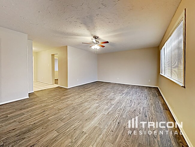 Building Photo - 5712 N 63rd Dr