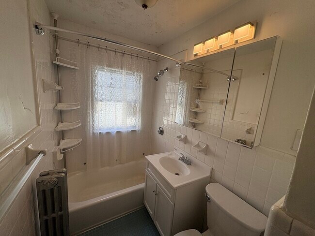 Building Photo - 11 Channing Rd