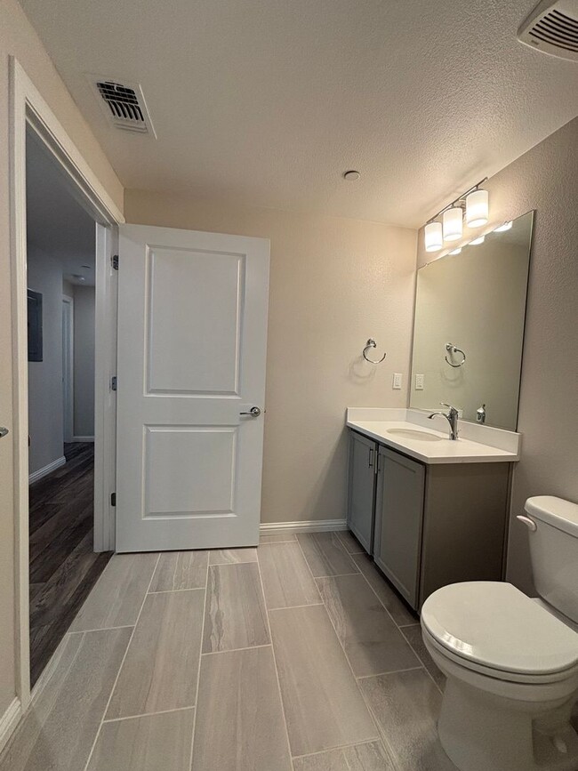 Building Photo - Move-In Ready - New Build 2 Bed / 2 Bath Condo in Milpitas