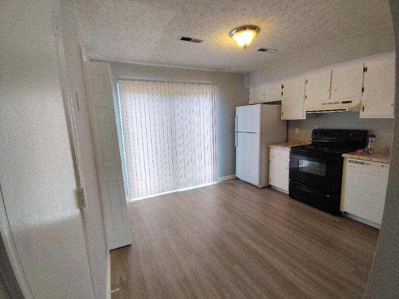 Building Photo - 27 Duiguid Dr