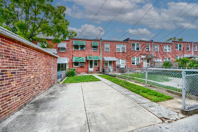Building Photo - 4318 Seidel Ave