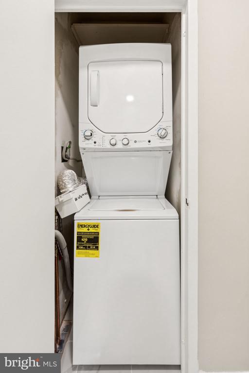 Building Photo - 135 S 19th St