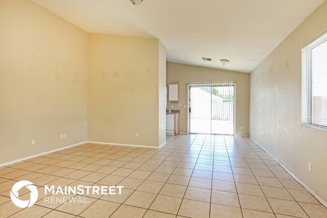 Building Photo - 8923 W La Reata Ave