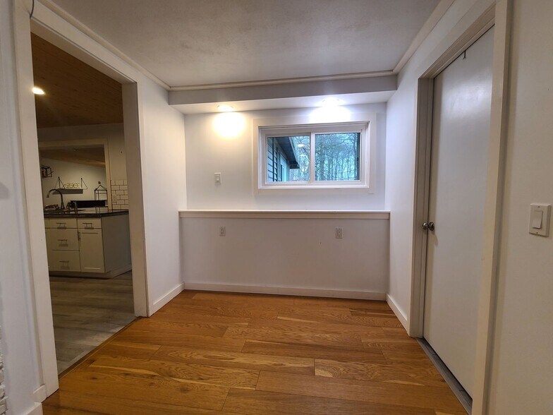 Building Photo - 5603 Interlochen Rd