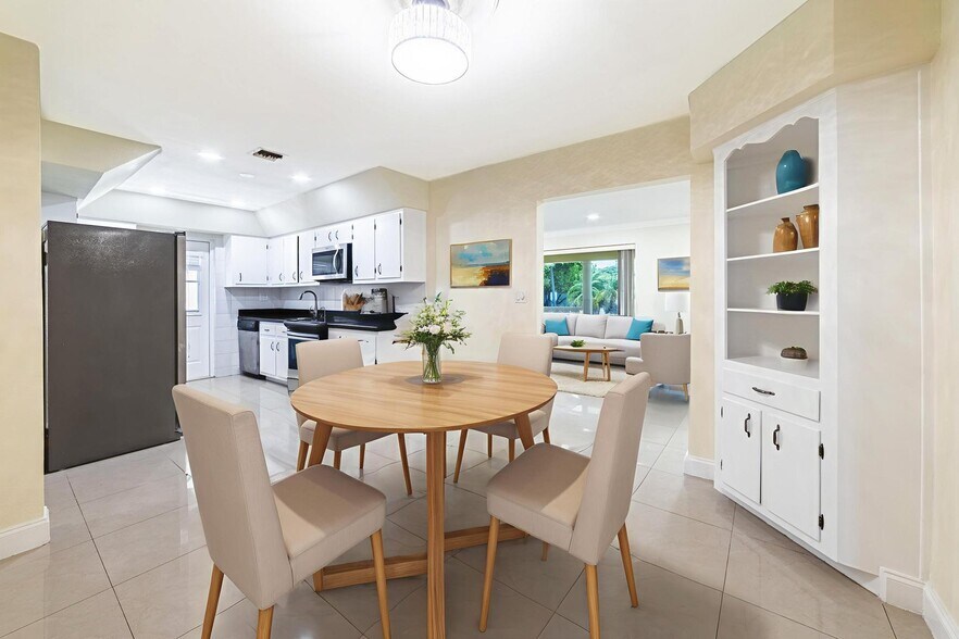 Building Photo - 3730 NE 13th Ter