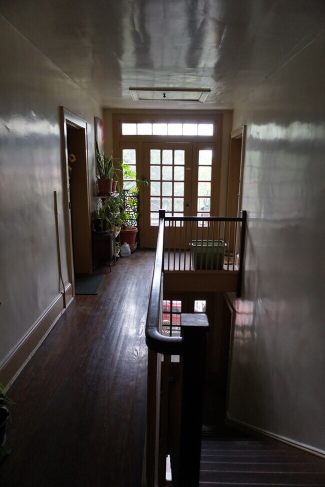 Interior Photo - 3301 Grove Avenue