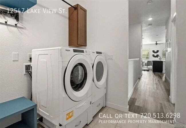 Building Photo - 12547 Lake View St