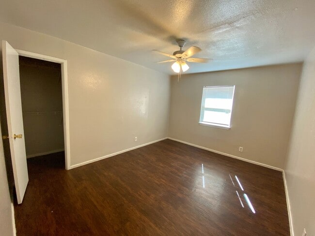 Building Photo - 4613 Belton Ave