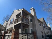 Building Photo - Condo Living in Newport News