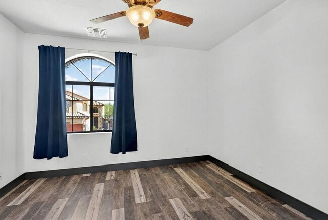 Building Photo - 6932 E Pearl St