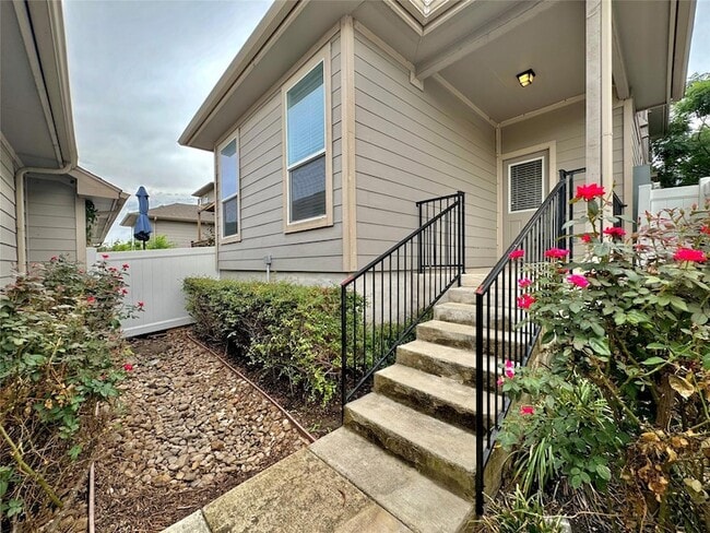 Building Photo - 407 Katmai Cir