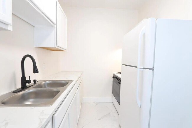 Building Photo - 1529 Madison Ave