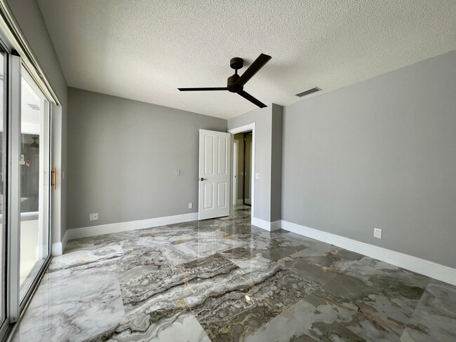 Building Photo - 6503 Geminata Oak Ct