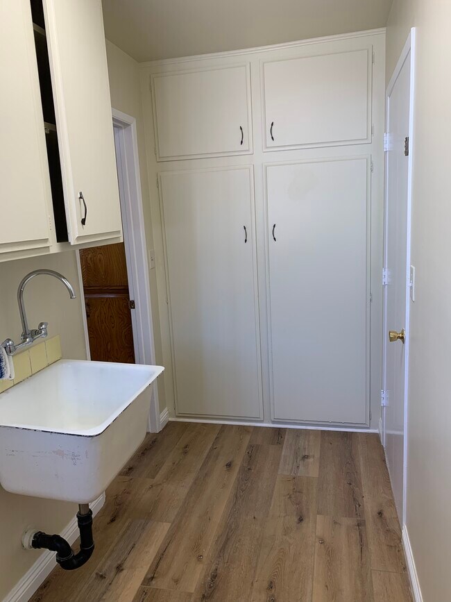 Building Photo - 2822 Caricia Dr