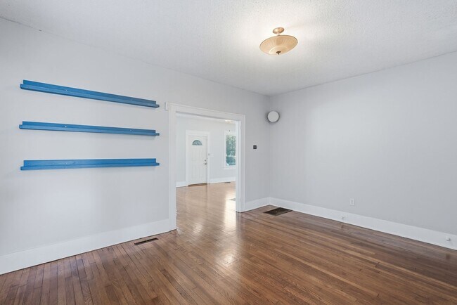 Building Photo - 431 E 50th St