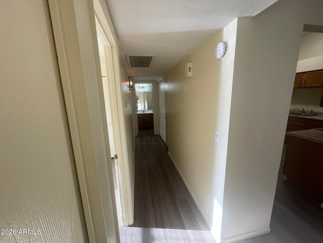 Building Photo - 727 S Hartford St