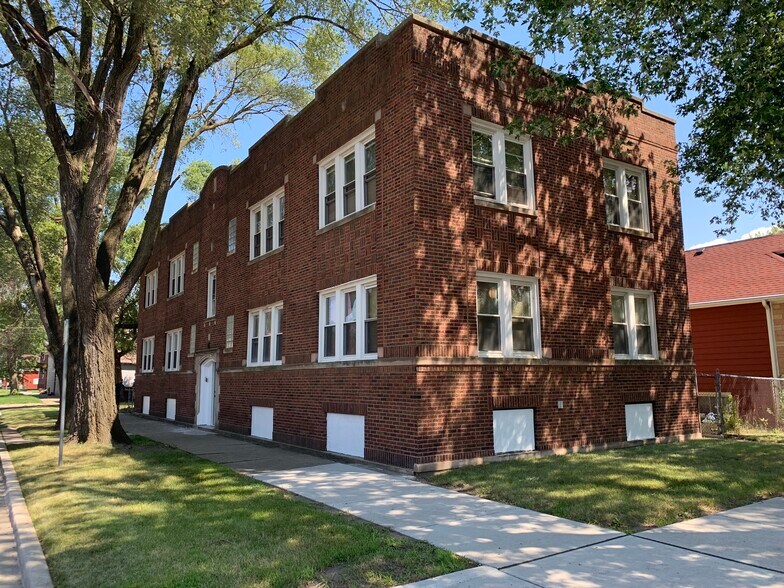 Building Photo - 2501 E 84th St