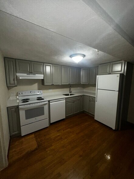 Building Photo - 1110 Commonwealth Ave