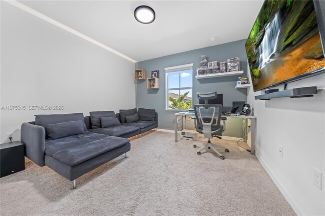 Building Photo - 818 SE 17th St