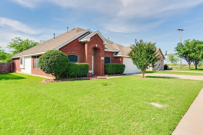 Building Photo - 1133 Hillwood Dr