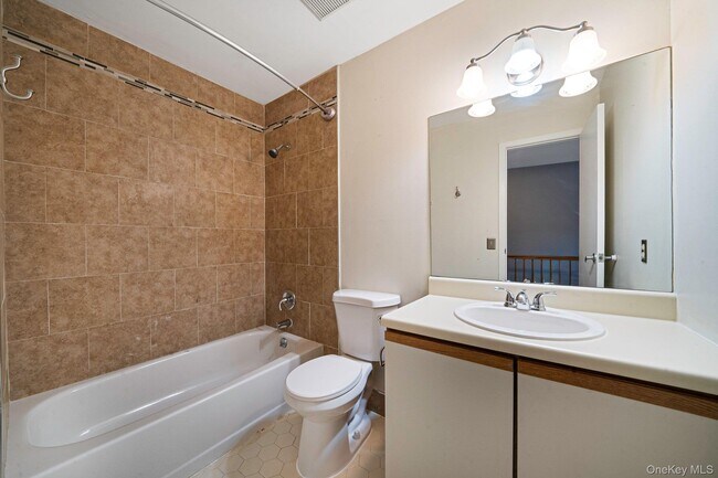 Building Photo - 908 Sara Cir