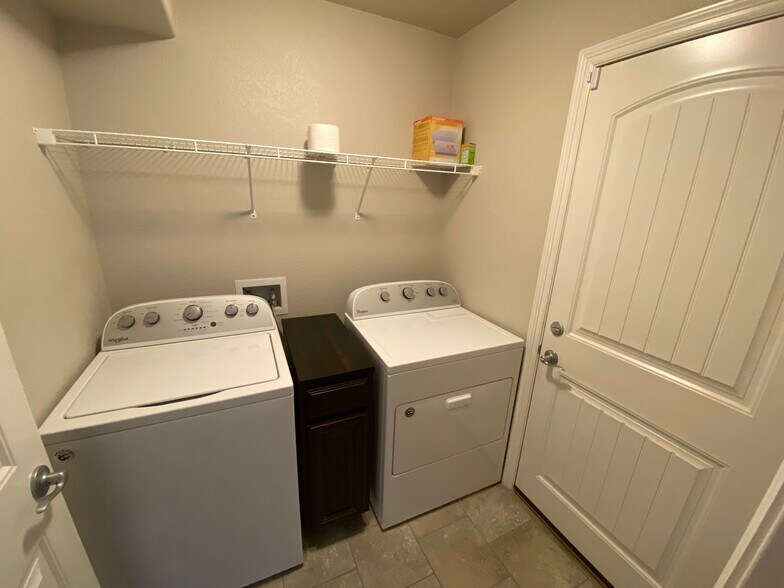 Building Photo - 6834 Mandan Dr