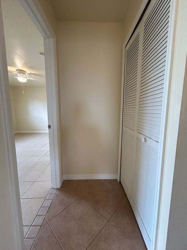 Building Photo - Welcome Home! Spacious 3-Bedroom, 2-Bathro...