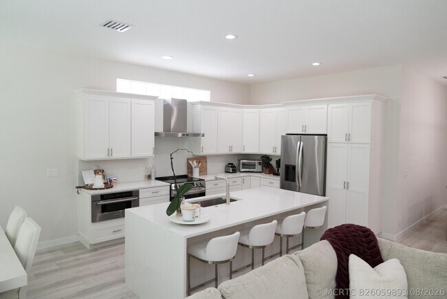 Building Photo - 5725 Via De La Plata Cir