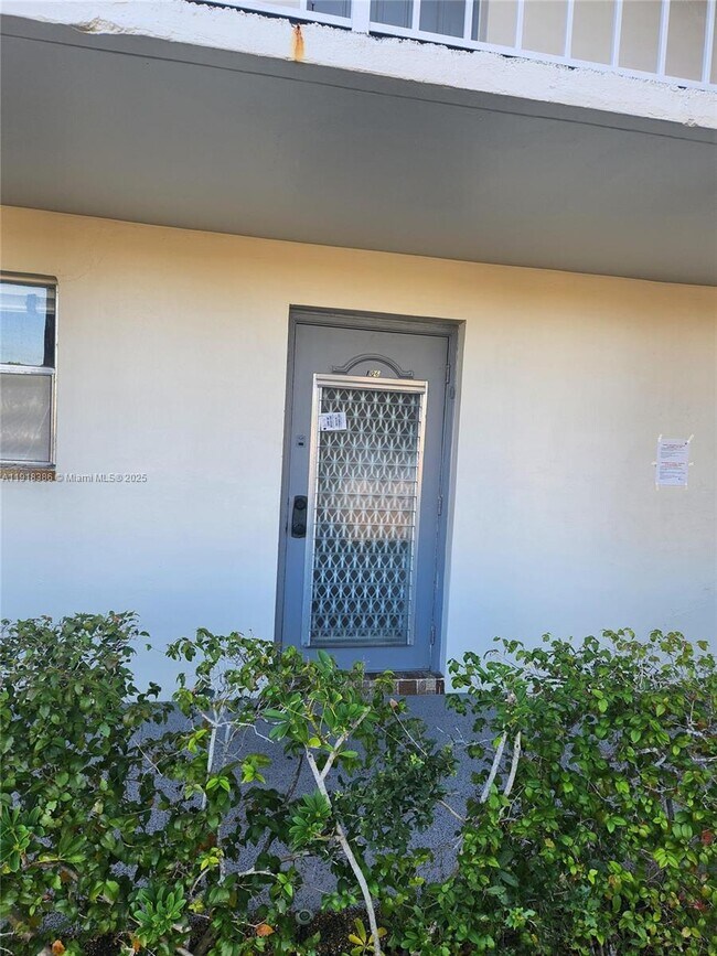 Primary Photo - 8450 Sunrise Lakes Blvd