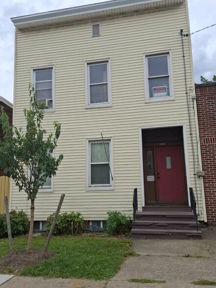 Building Photo - 1243 Broadway