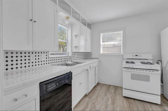 Building Photo - 6122 Tremont St