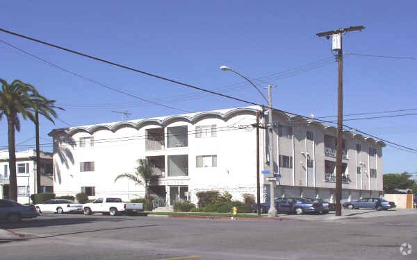 Building Photo - The Grecian