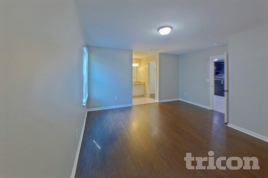 Building Photo - 204 Yukon Dr