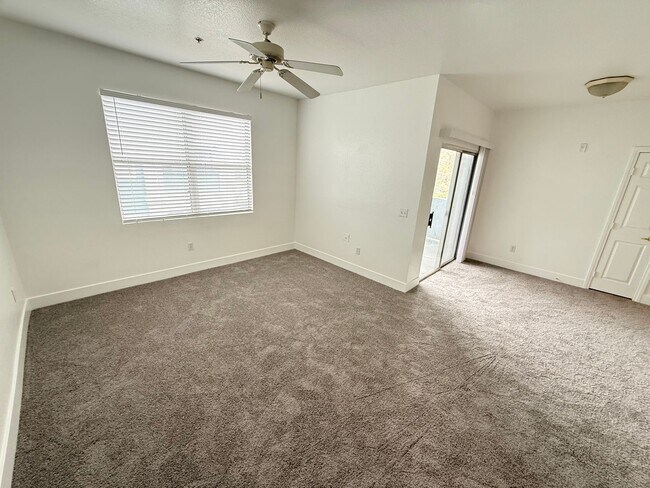 Building Photo - NW Gated community