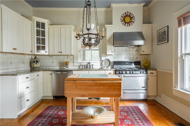 Building Photo - 152 Rivertown Rd