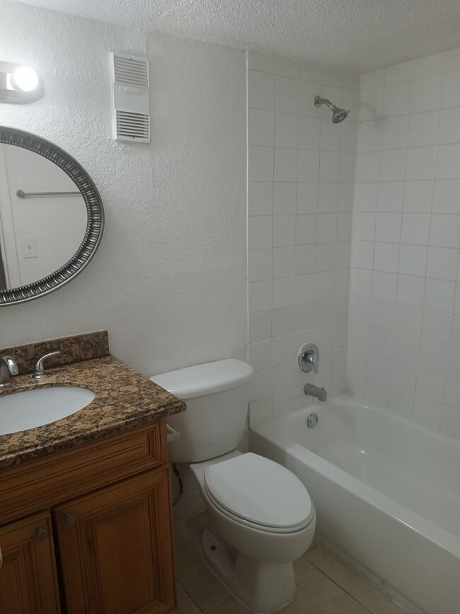 Building Photo - 2 BEDROOM 2 BATHROOM CONDO FOR RENT AT MIL...