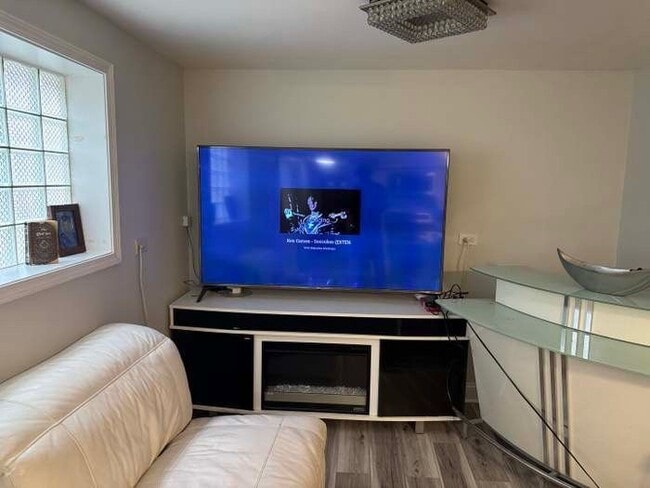 Building Photo - 11540 S Racine Ave