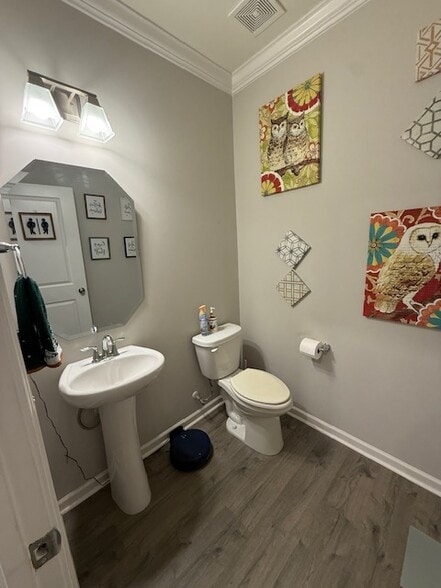 Building Photo - 648 Meadowlark Dr