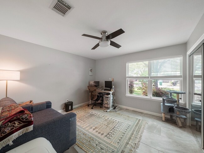 Building Photo - 5014 Mary Lou Dr