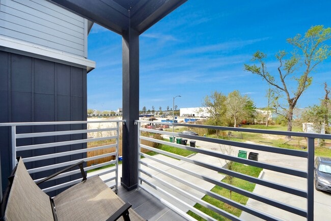 Building Photo - 19104 Sears Dr