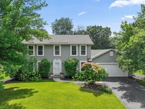 Building Photo - *Short term lease!* Spacious Like-New 2-Story with Office, Fireplace, Sunroom, Gourmet Kitchen & ...