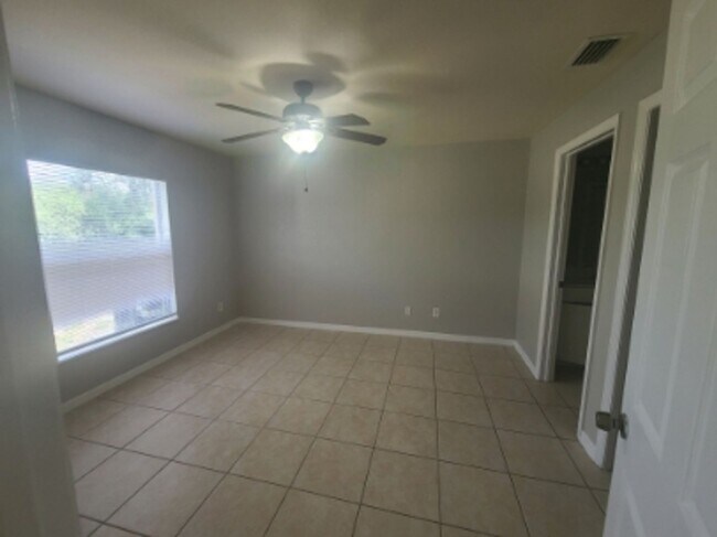 Building Photo - 4610 Douglas Ln