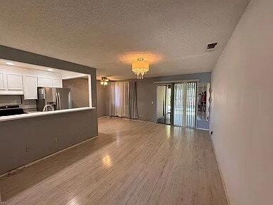 Building Photo - Cozy 2 bedroom 1 bathroom home.
