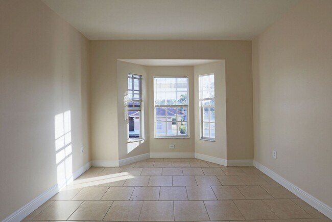 Building Photo - Villas at Venezia 4175-206