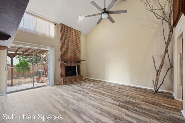 Building Photo - 2 br, 2 bath House - 5738 Spring Night